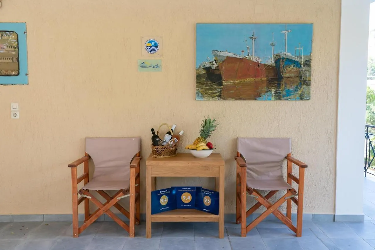 Iris Apartments Μηνιά