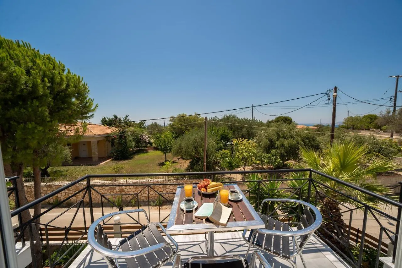 Iris Apartments Μηνιά
