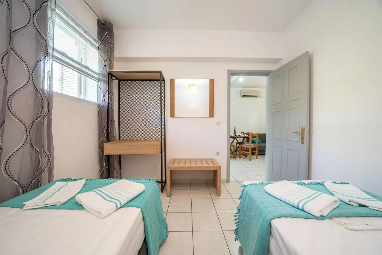 Iris Apartments Μηνιά