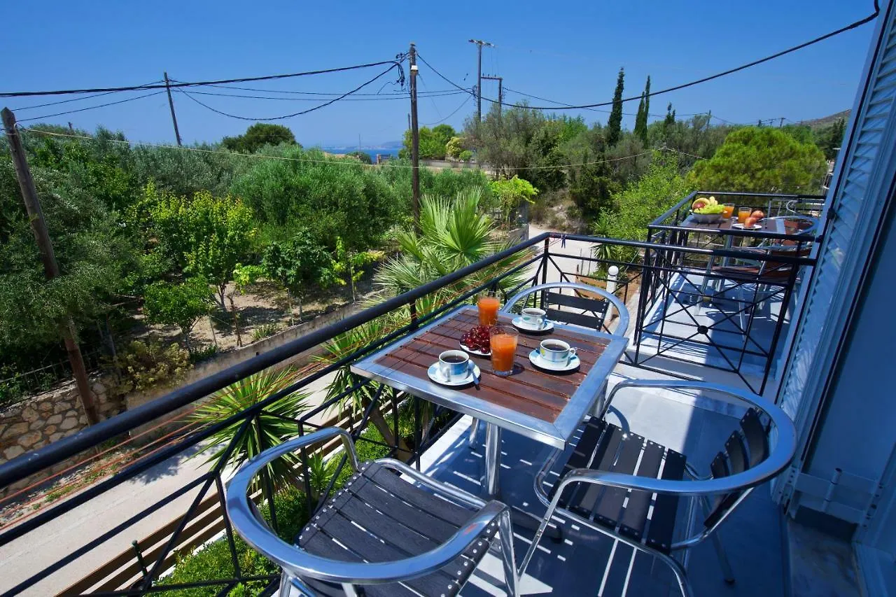 Iris Apartments Μηνιά